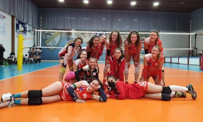 grosseto-volley-school-squadra-under-19-festeggia-la-vittoria-dopo-il-successo-nel-derby-contro-la-palllavolo-grosseto-1978